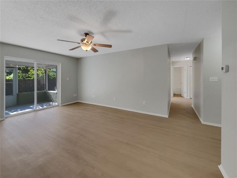 На продажу: $326,000 (3 спален, 2 ванн, 1217 Квадратных фут)