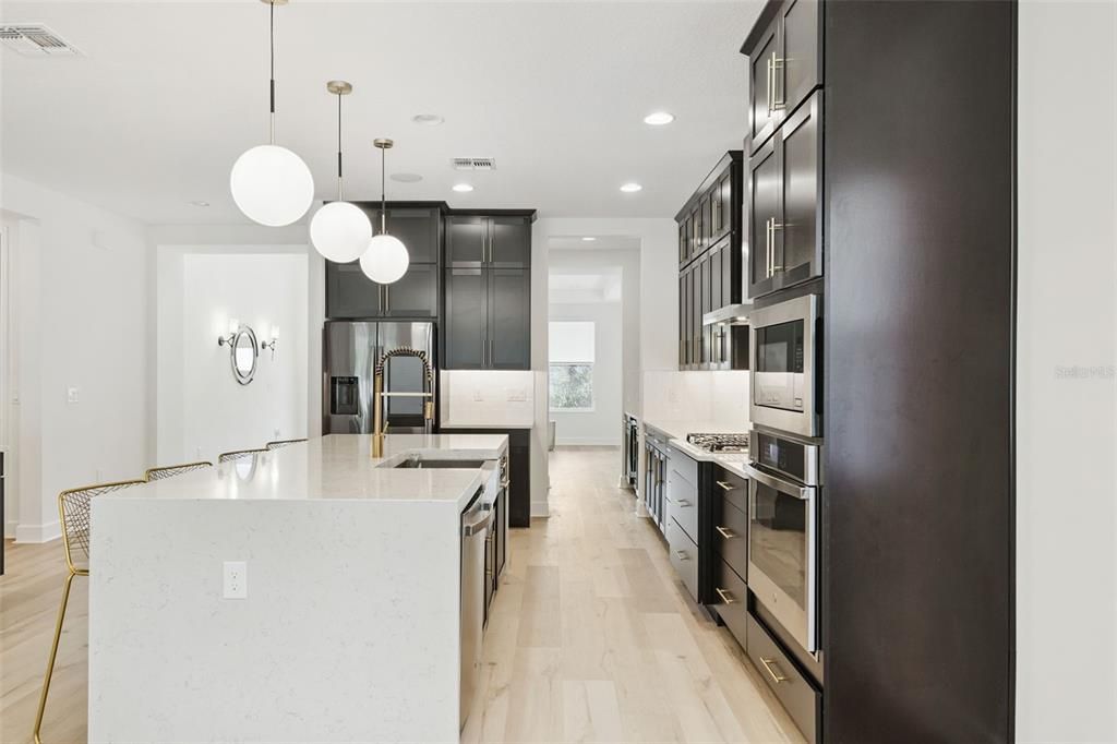 For Sale: $954,000 (5 beds, 4 baths, 3630 Square Feet)