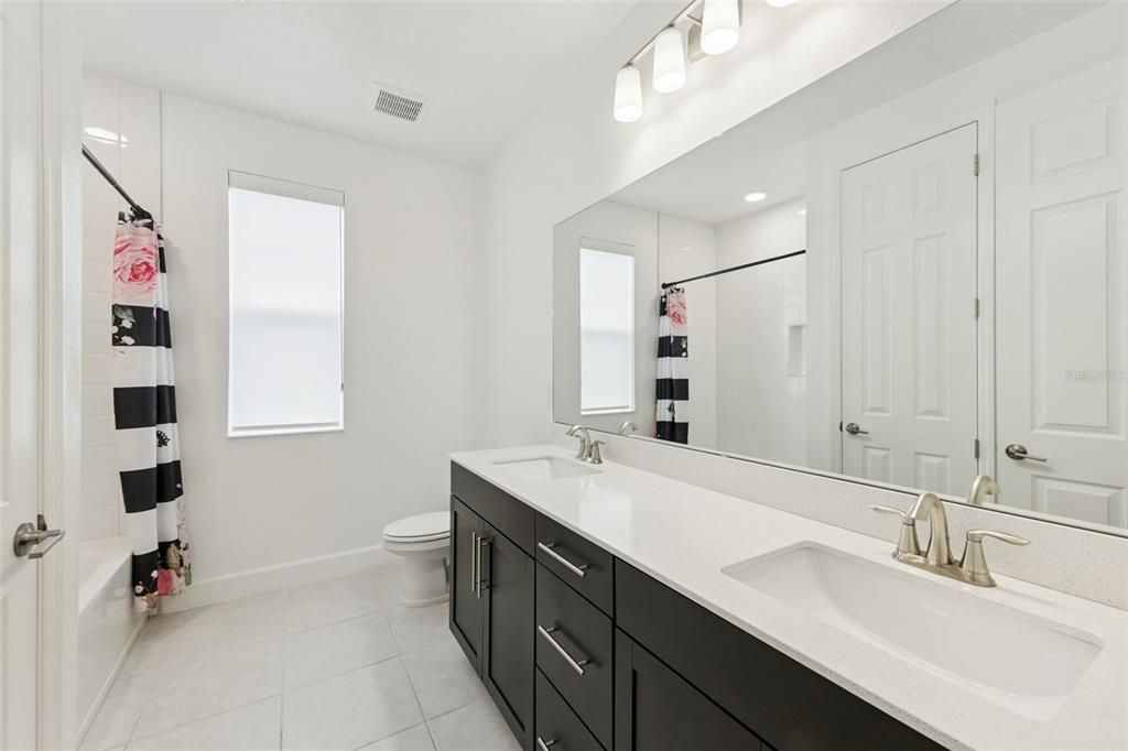 For Sale: $954,000 (5 beds, 4 baths, 3630 Square Feet)