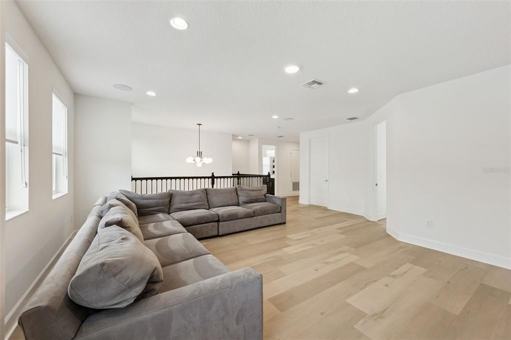 For Sale: $954,000 (5 beds, 4 baths, 3630 Square Feet)