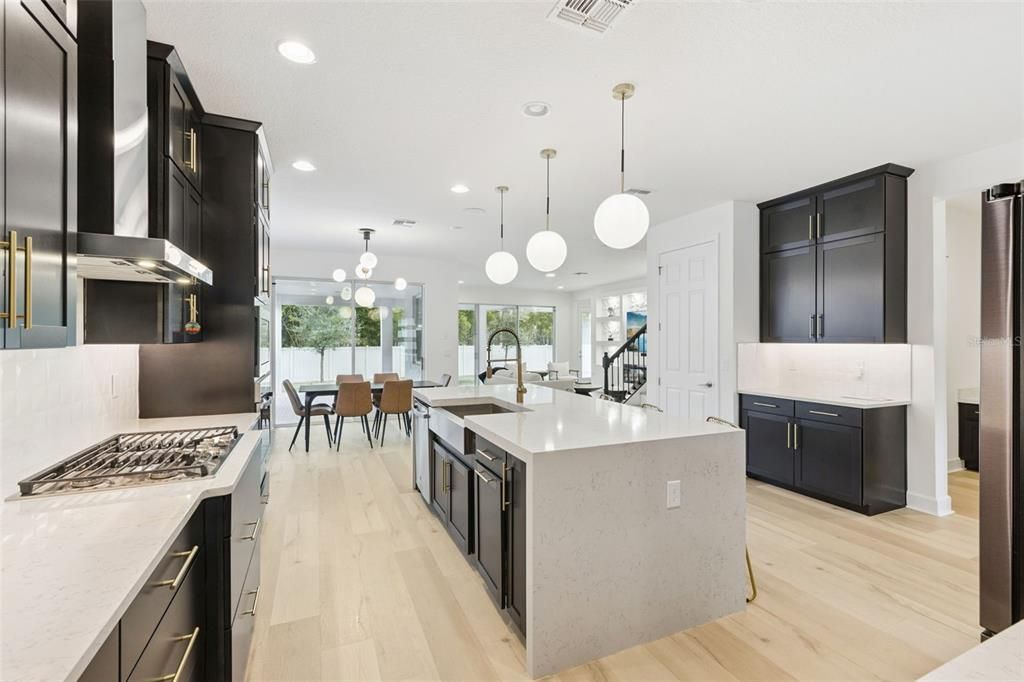 For Sale: $954,000 (5 beds, 4 baths, 3630 Square Feet)