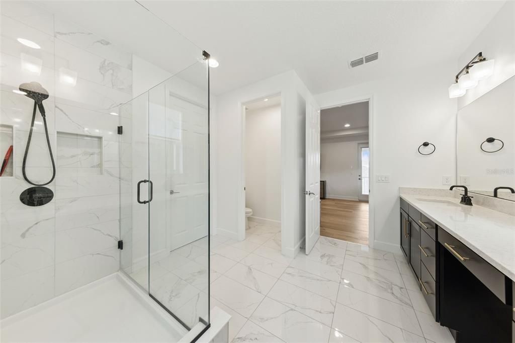 For Sale: $954,000 (5 beds, 4 baths, 3630 Square Feet)