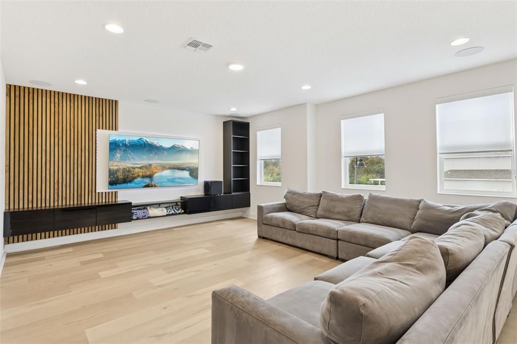 For Sale: $954,000 (5 beds, 4 baths, 3630 Square Feet)