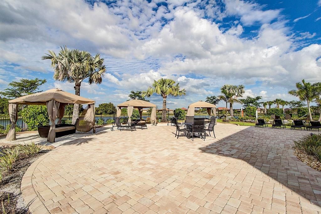 For Sale: $775,000 (4 beds, 2 baths, 2365 Square Feet)