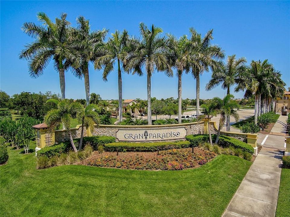 For Sale: $775,000 (4 beds, 2 baths, 2365 Square Feet)