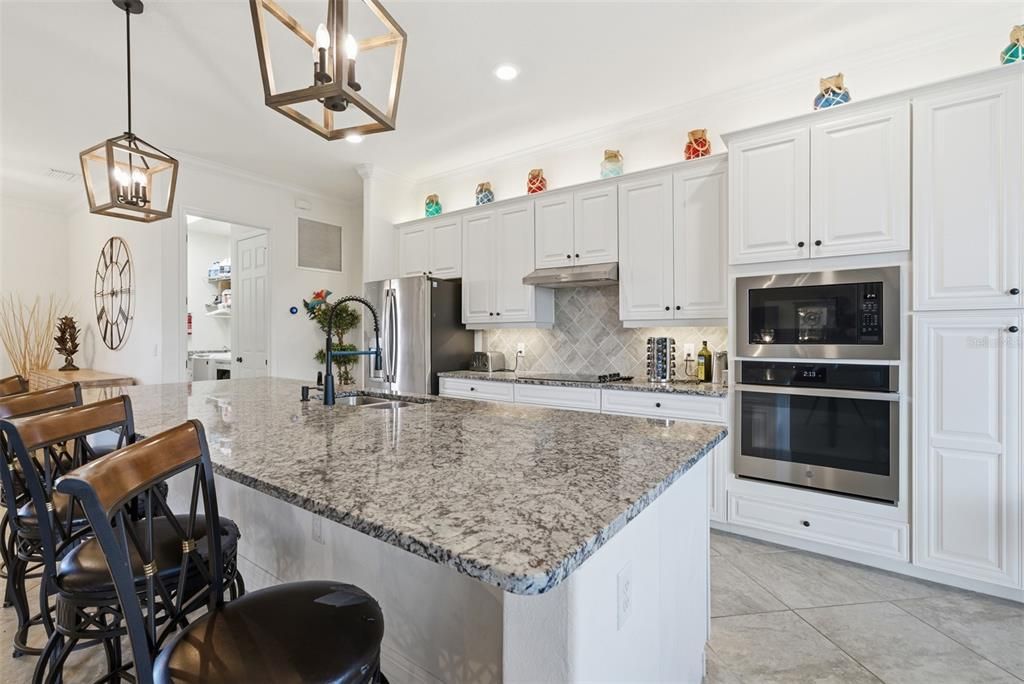 For Sale: $775,000 (4 beds, 2 baths, 2365 Square Feet)