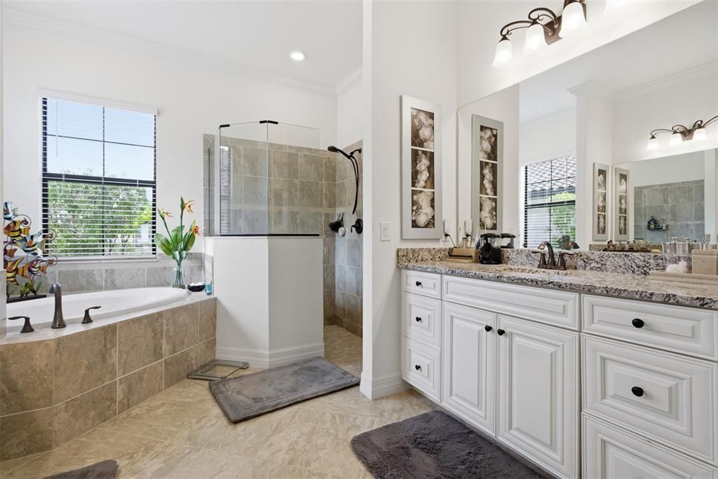 For Sale: $775,000 (4 beds, 2 baths, 2365 Square Feet)