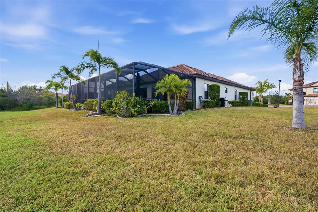 For Sale: $775,000 (4 beds, 2 baths, 2365 Square Feet)