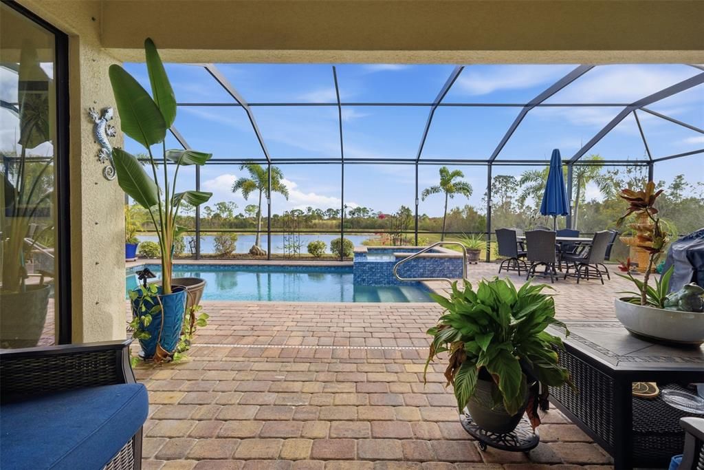 For Sale: $775,000 (4 beds, 2 baths, 2365 Square Feet)