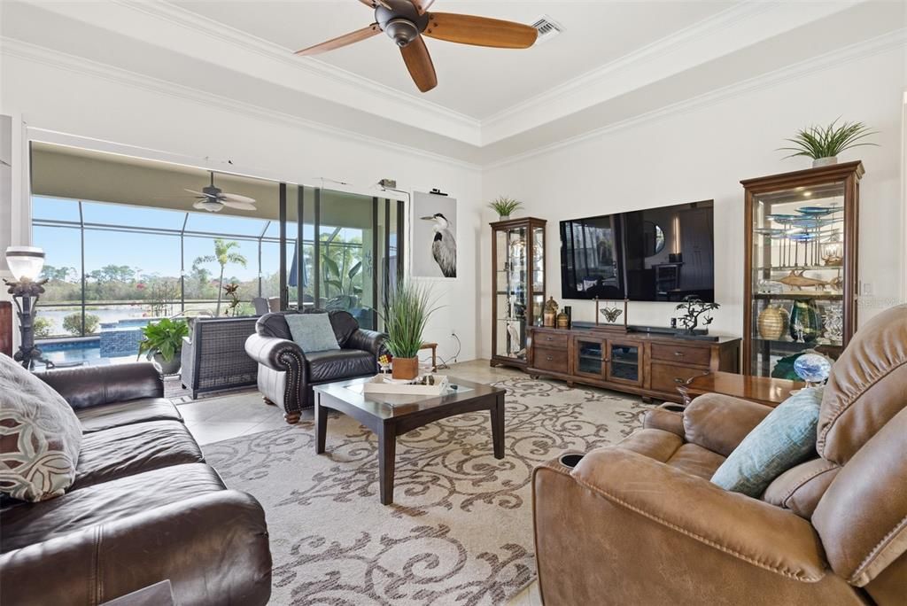 For Sale: $775,000 (4 beds, 2 baths, 2365 Square Feet)