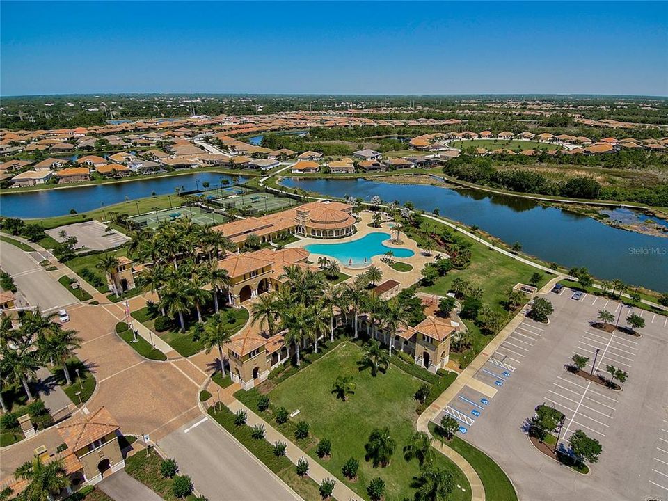 For Sale: $775,000 (4 beds, 2 baths, 2365 Square Feet)