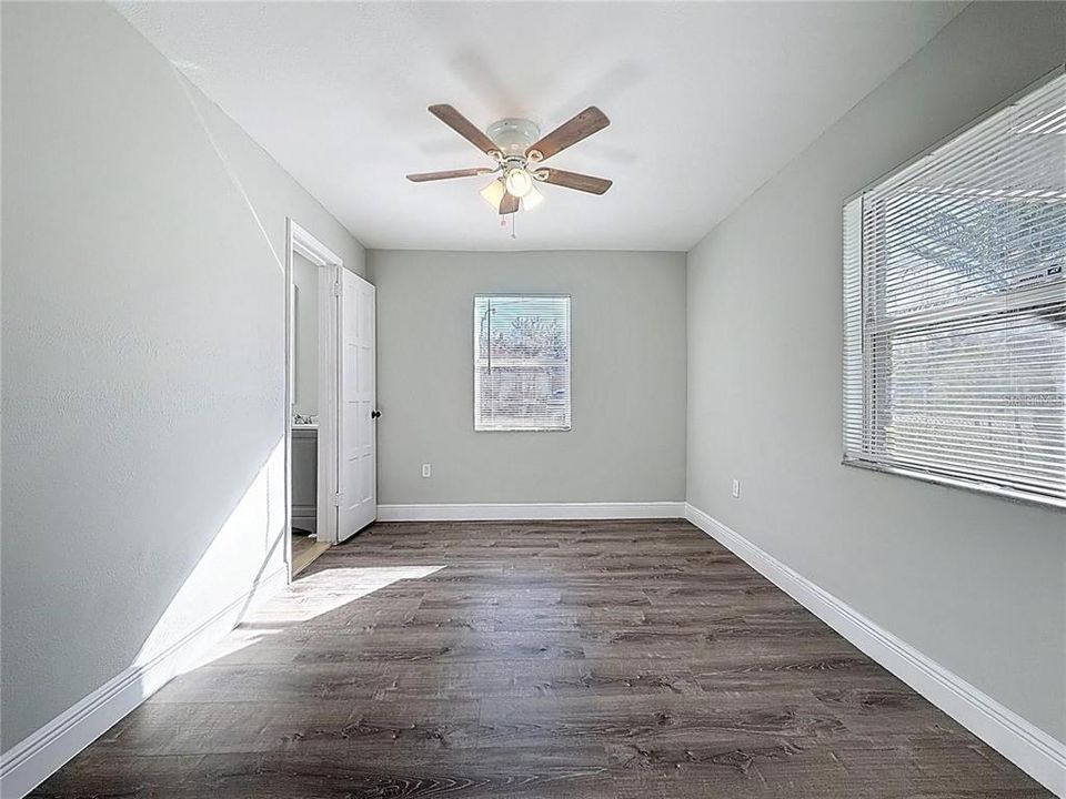 В аренду: $1,375 (2 спален, 1 ванн, 730 Квадратных фут)