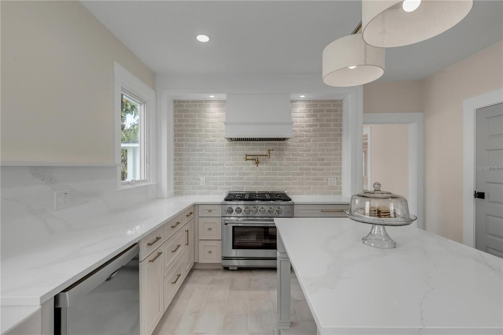 待售: $2,789,000 (4 贝兹, 2 浴室, 3226 平方英尺)