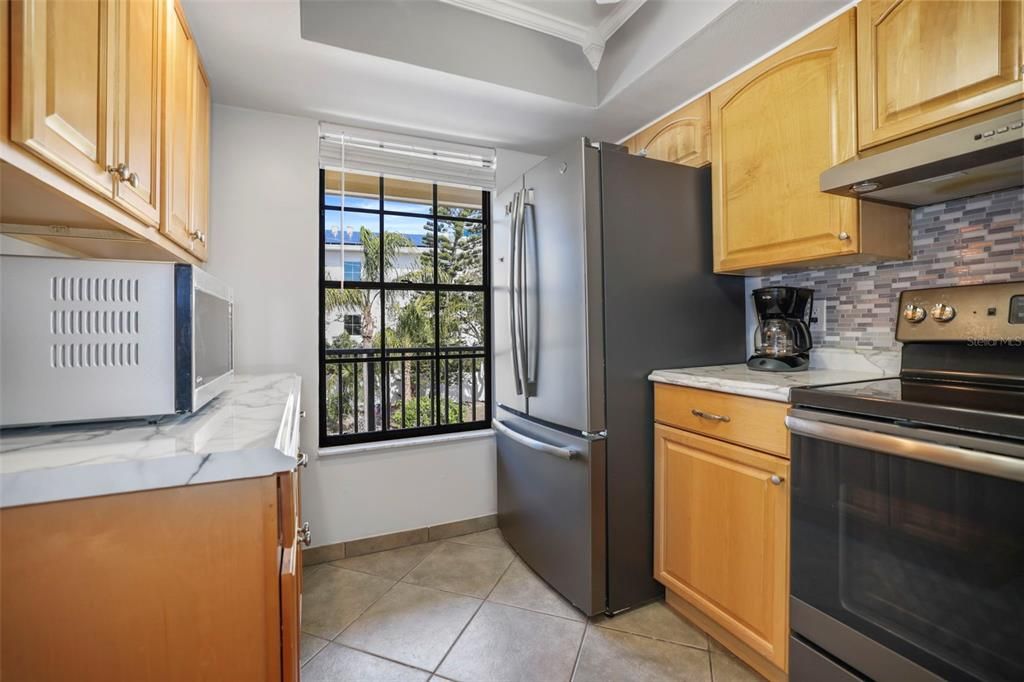 待售: $275,000 (2 贝兹, 2 浴室, 928 平方英尺)