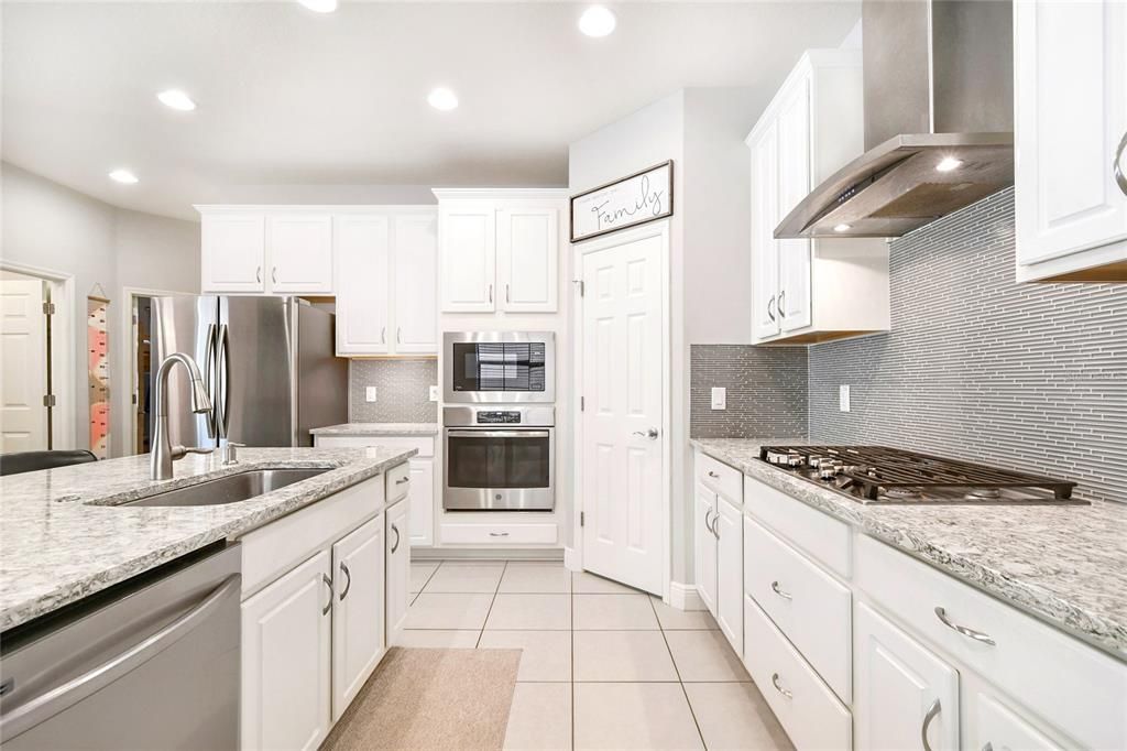 For Sale: $519,900 (3 beds, 2 baths, 1603 Square Feet)