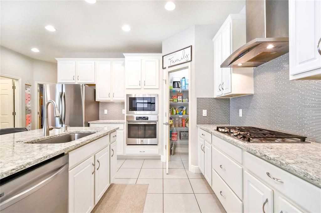 For Sale: $519,900 (3 beds, 2 baths, 1603 Square Feet)