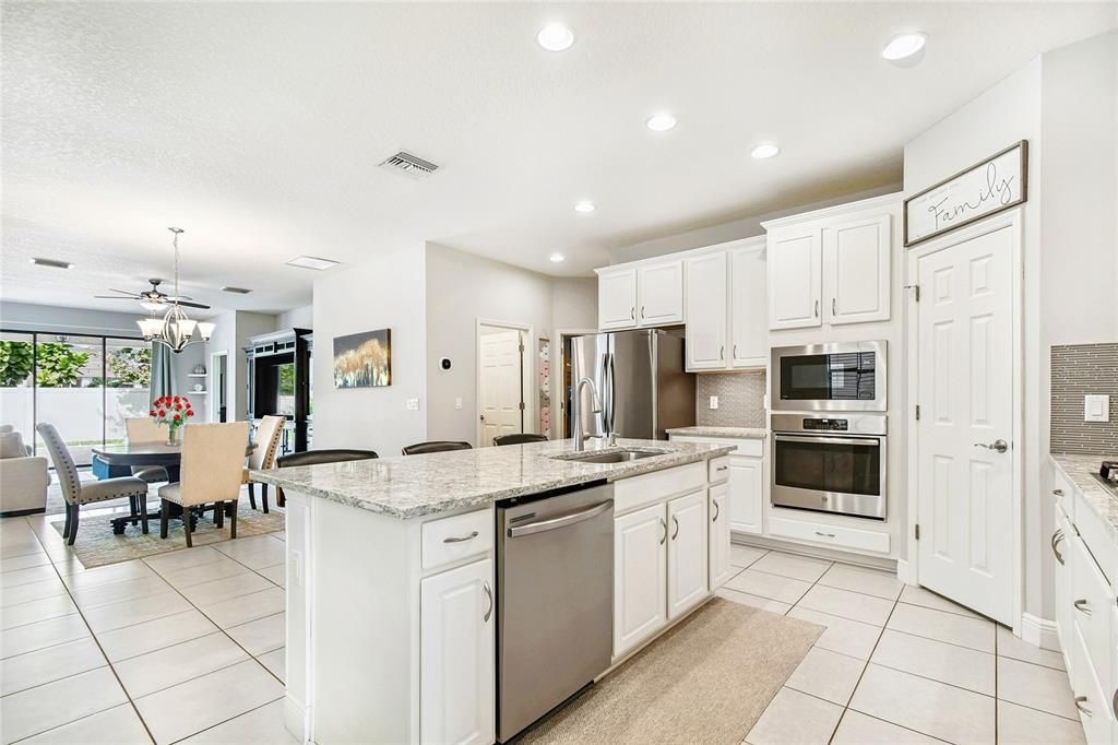 For Sale: $519,900 (3 beds, 2 baths, 1603 Square Feet)