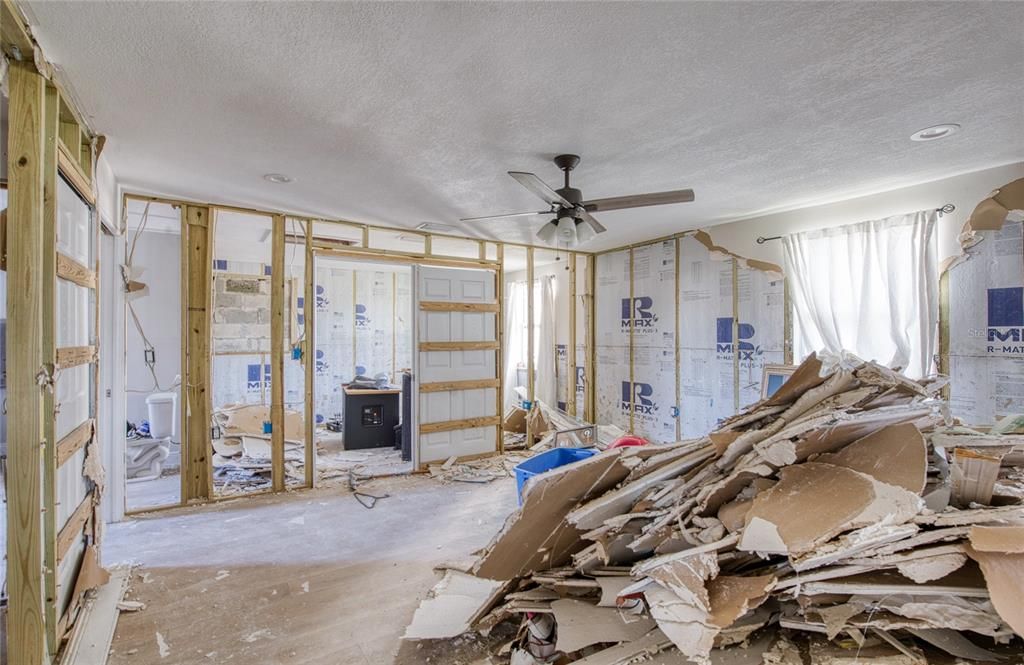 待售: $329,900 (4 贝兹, 3 浴室, 2484 平方英尺)