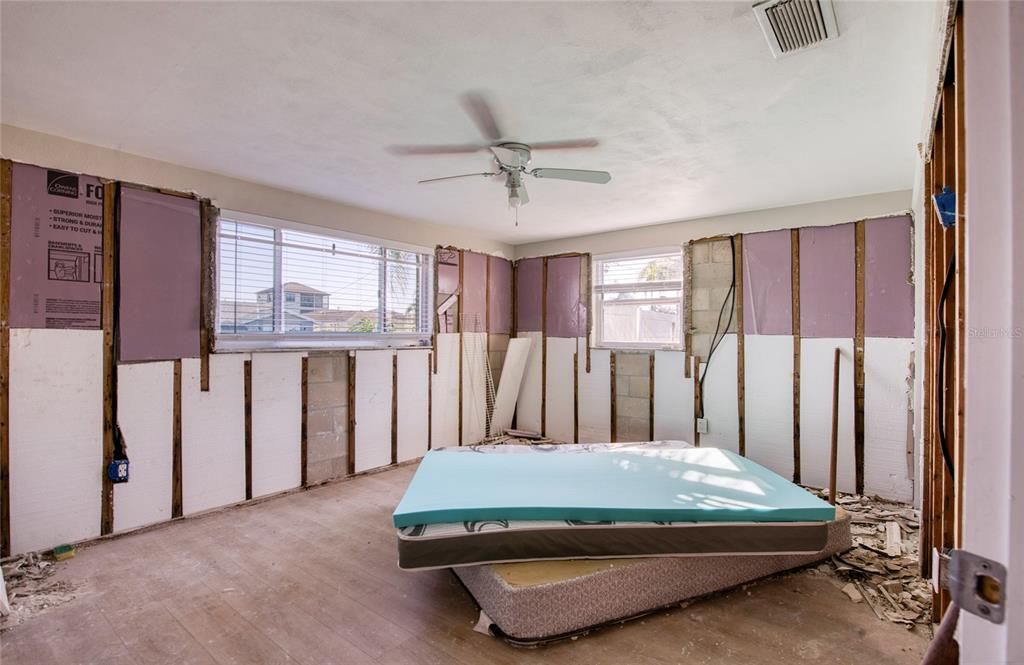 待售: $329,900 (4 贝兹, 3 浴室, 2484 平方英尺)