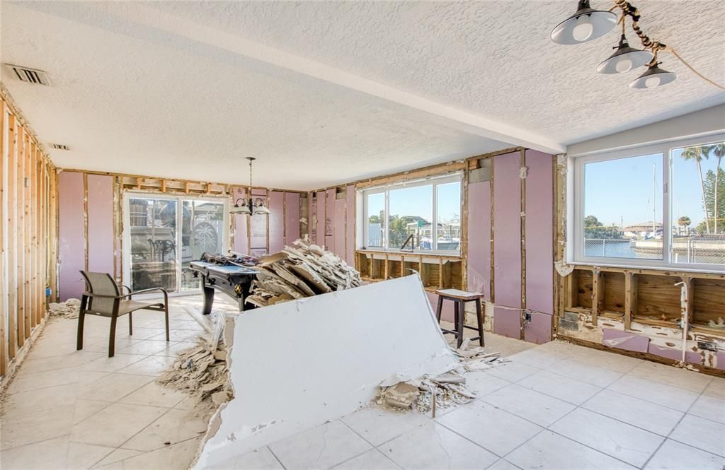 待售: $329,900 (4 贝兹, 3 浴室, 2484 平方英尺)