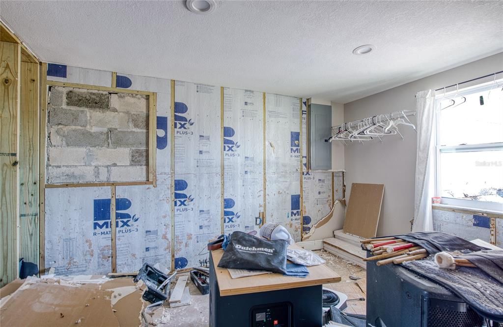 待售: $329,900 (4 贝兹, 3 浴室, 2484 平方英尺)