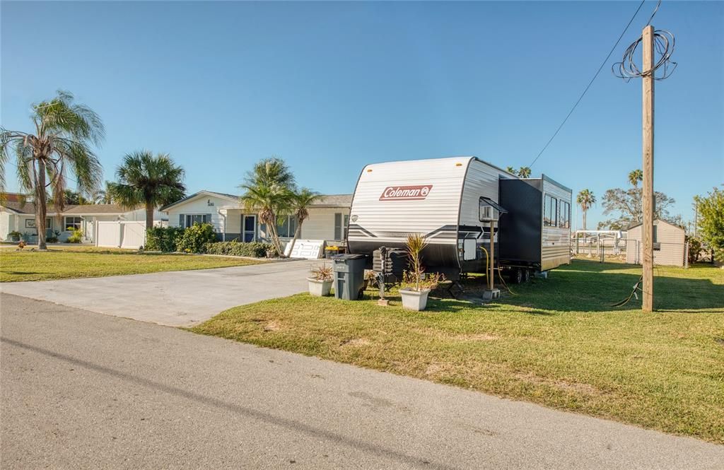 待售: $329,900 (4 贝兹, 3 浴室, 2484 平方英尺)