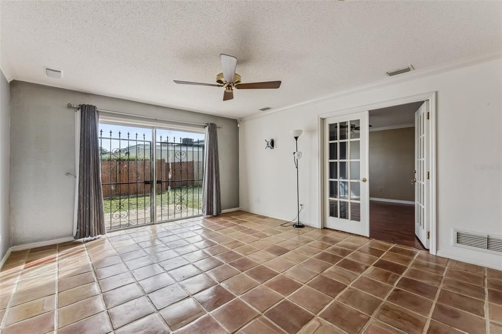 На продажу: $340,000 (2 спален, 2 ванн, 1262 Квадратных фут)