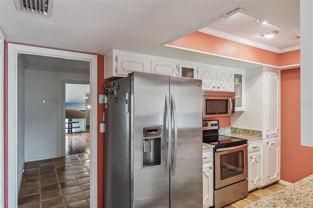 На продажу: $340,000 (2 спален, 2 ванн, 1262 Квадратных фут)