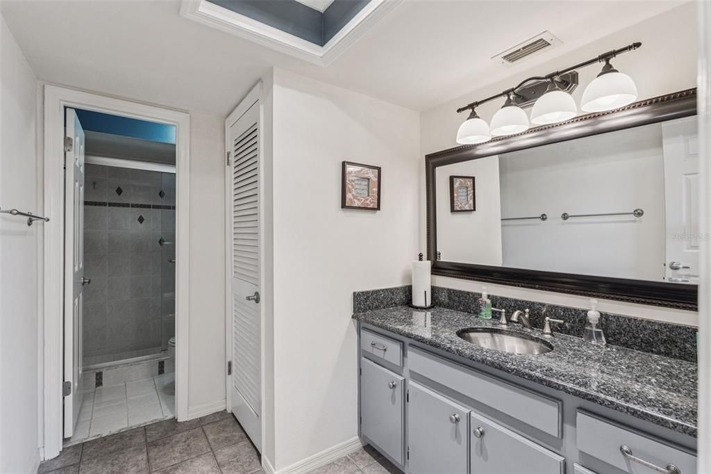 На продажу: $340,000 (2 спален, 2 ванн, 1262 Квадратных фут)