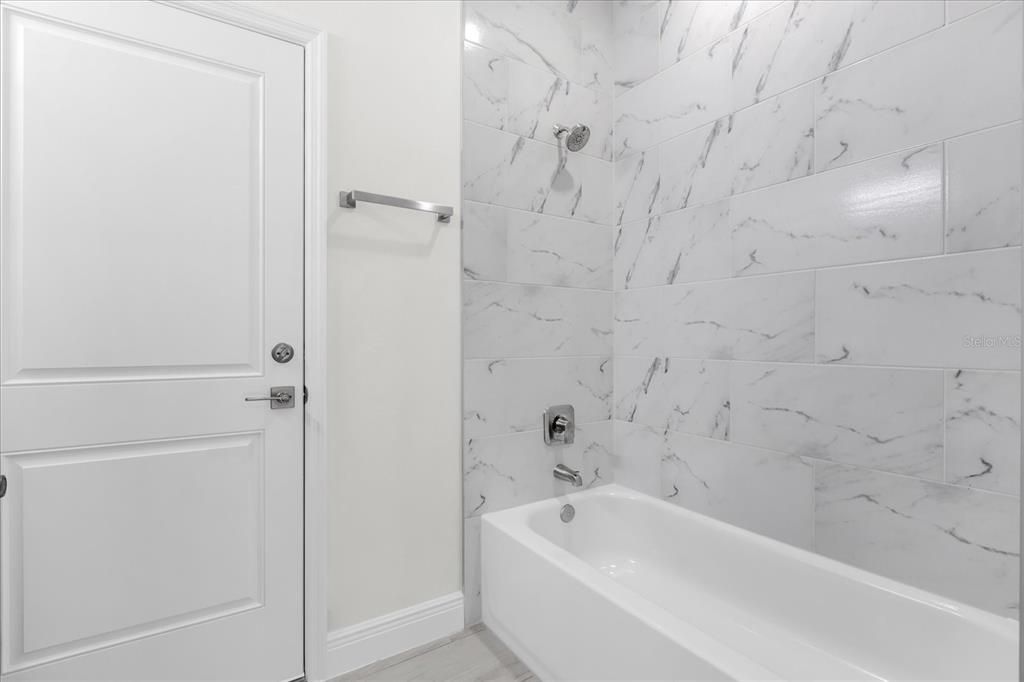 For Sale: $309,900 (4 beds, 3 baths, 1827 Square Feet)