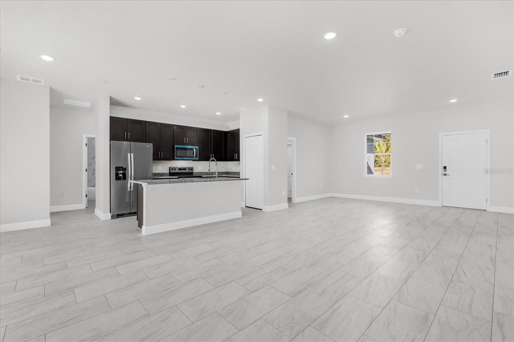 For Sale: $309,900 (4 beds, 3 baths, 1827 Square Feet)