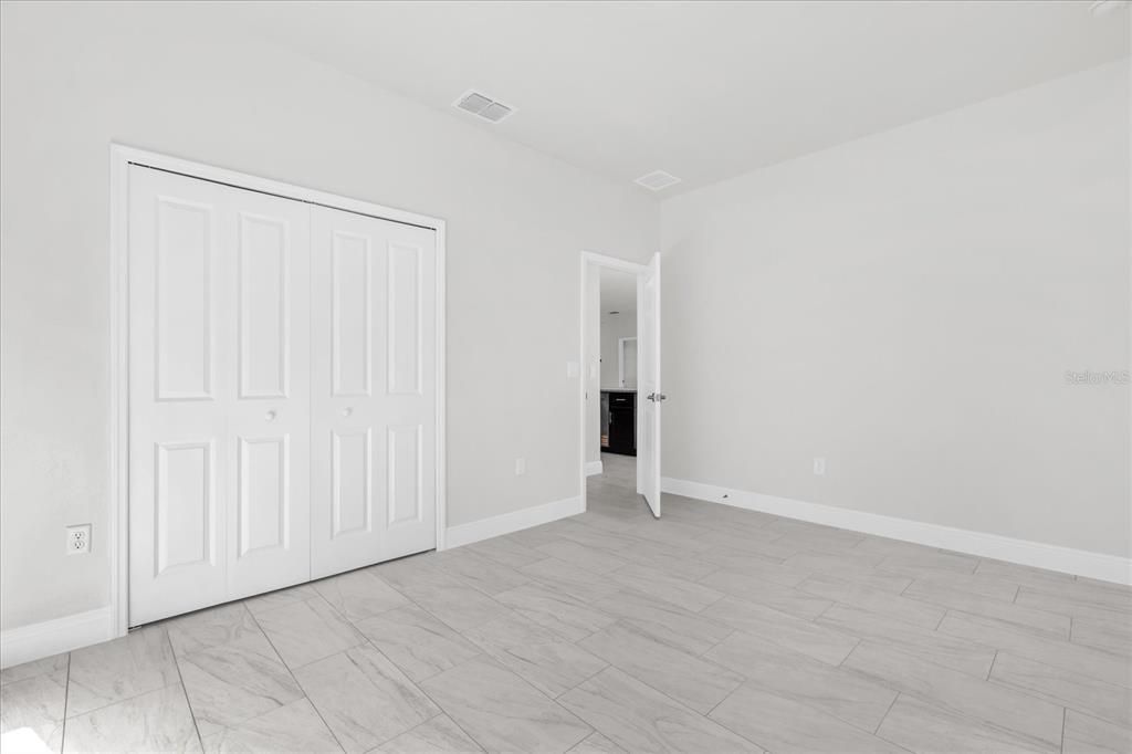 For Sale: $309,900 (4 beds, 3 baths, 1827 Square Feet)