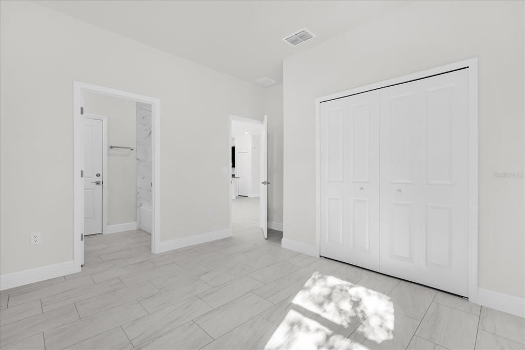 For Sale: $309,900 (4 beds, 3 baths, 1827 Square Feet)