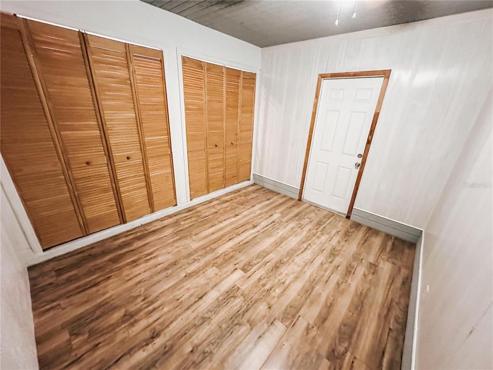 На продажу: $219,000 (2 спален, 1 ванн, 957 Квадратных фут)