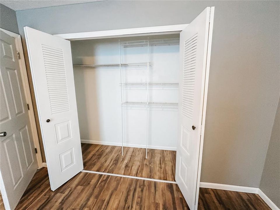 На продажу: $219,000 (2 спален, 1 ванн, 957 Квадратных фут)