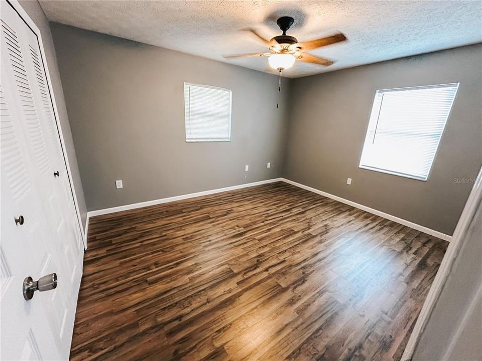 На продажу: $219,000 (2 спален, 1 ванн, 957 Квадратных фут)