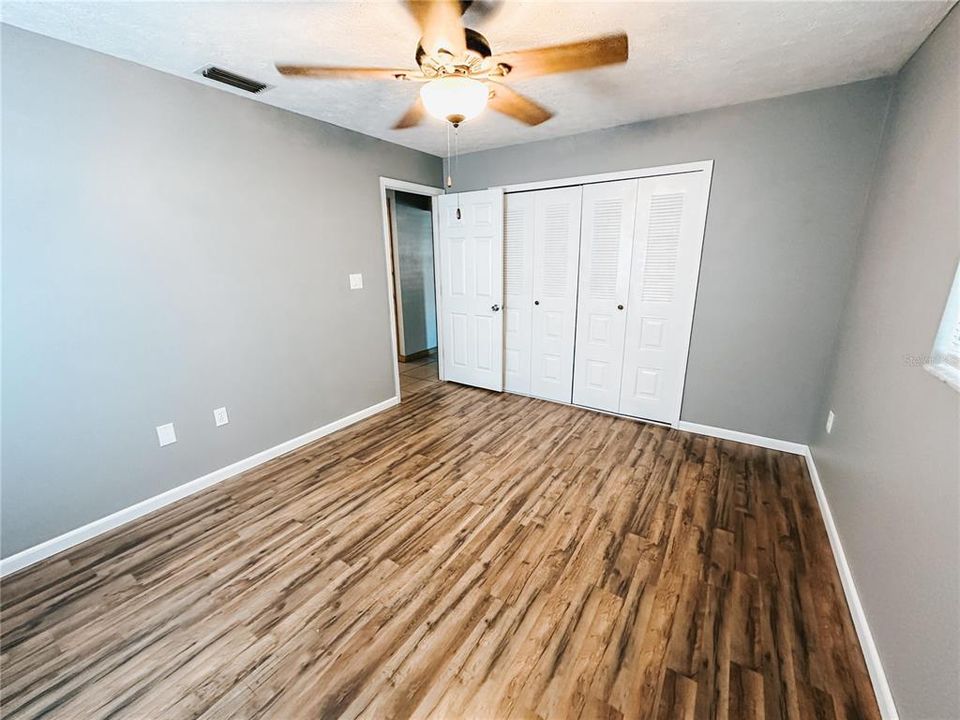 На продажу: $219,000 (2 спален, 1 ванн, 957 Квадратных фут)