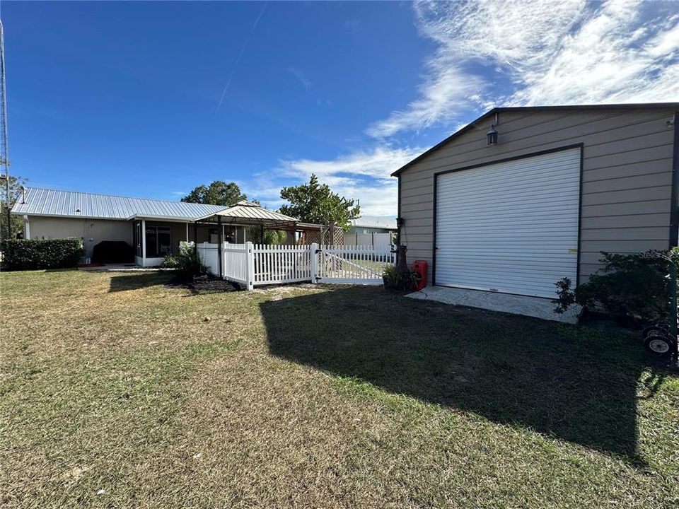 На продажу: $219,000 (2 спален, 1 ванн, 957 Квадратных фут)