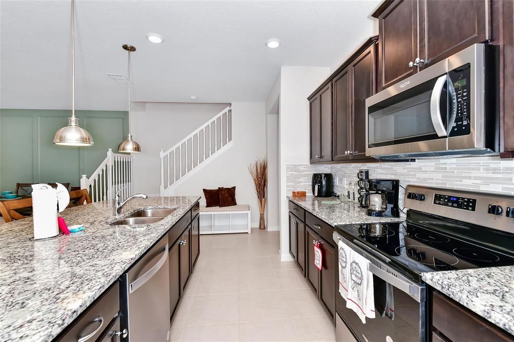 For Sale: $509,000 (5 beds, 4 baths, 2355 Square Feet)