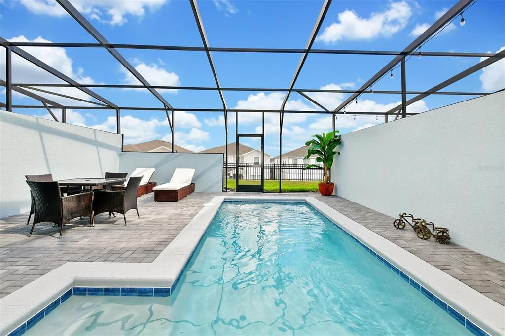 For Sale: $509,000 (5 beds, 4 baths, 2355 Square Feet)