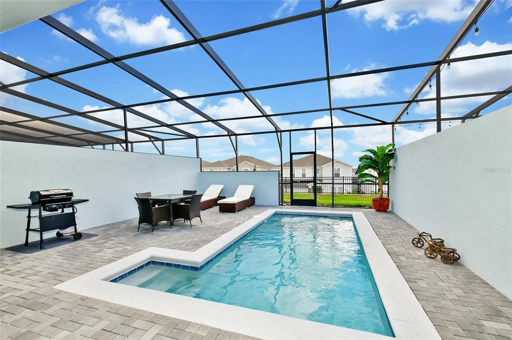 For Sale: $509,000 (5 beds, 4 baths, 2355 Square Feet)