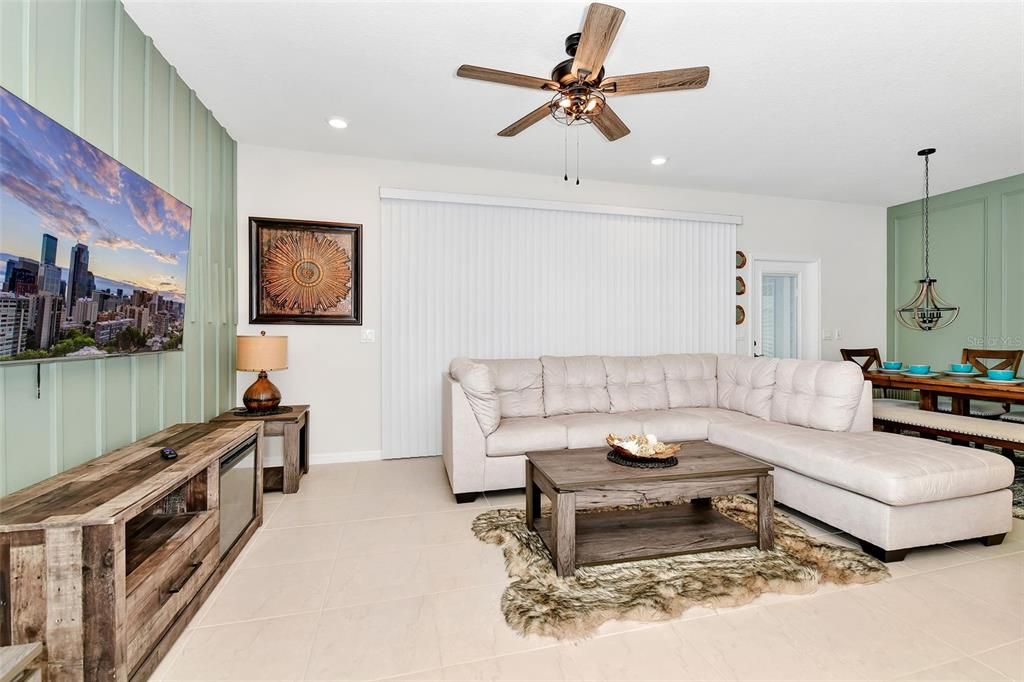 For Sale: $509,000 (5 beds, 4 baths, 2355 Square Feet)