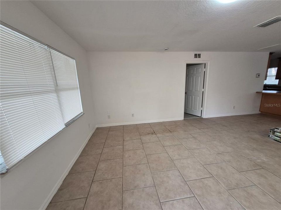 В аренду: $1,595 (3 спален, 2 ванн, 1448 Квадратных фут)