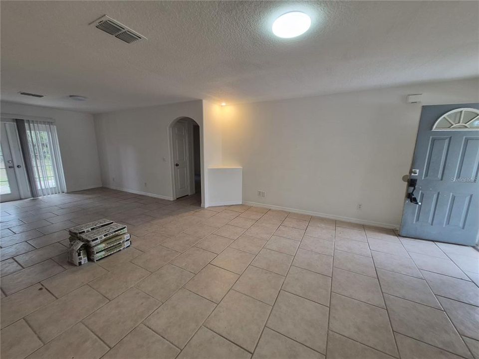 В аренду: $1,595 (3 спален, 2 ванн, 1448 Квадратных фут)