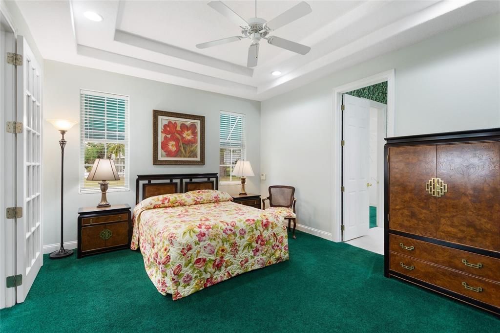 En Venta: $389,900 (2 camas, 2 baños, 2024 Pies cuadrados)