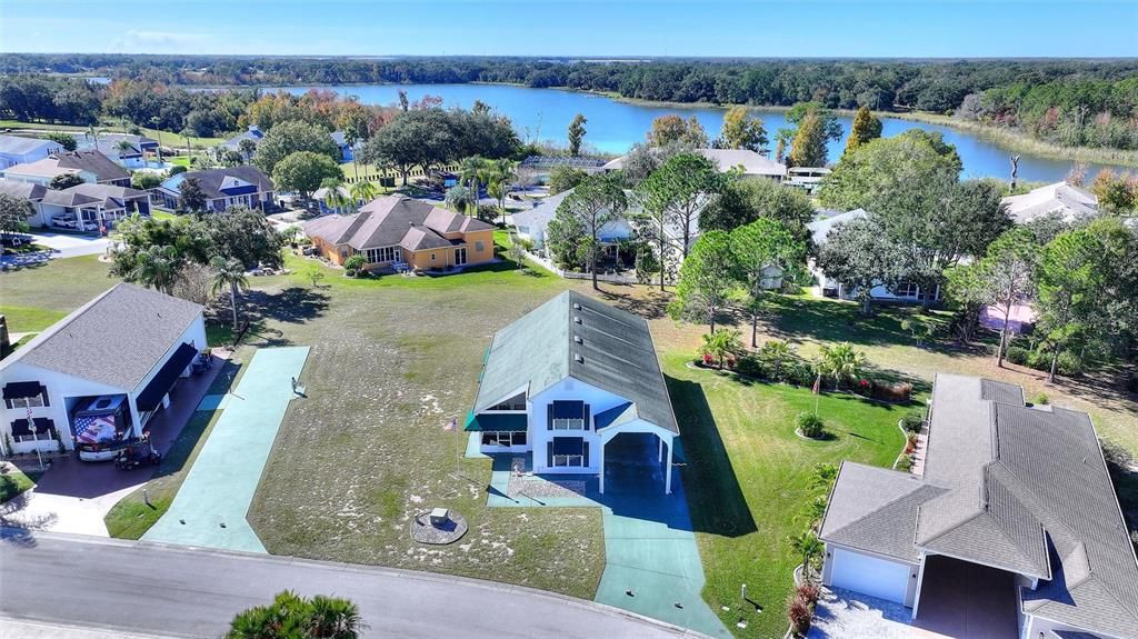 En Venta: $389,900 (2 camas, 2 baños, 2024 Pies cuadrados)