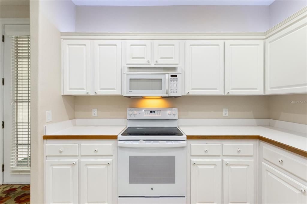 En Venta: $389,900 (2 camas, 2 baños, 2024 Pies cuadrados)