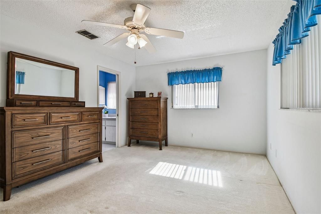 待售: $374,916 (2 贝兹, 2 浴室, 1535 平方英尺)