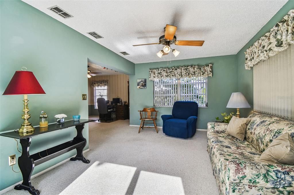 待售: $374,916 (2 贝兹, 2 浴室, 1535 平方英尺)