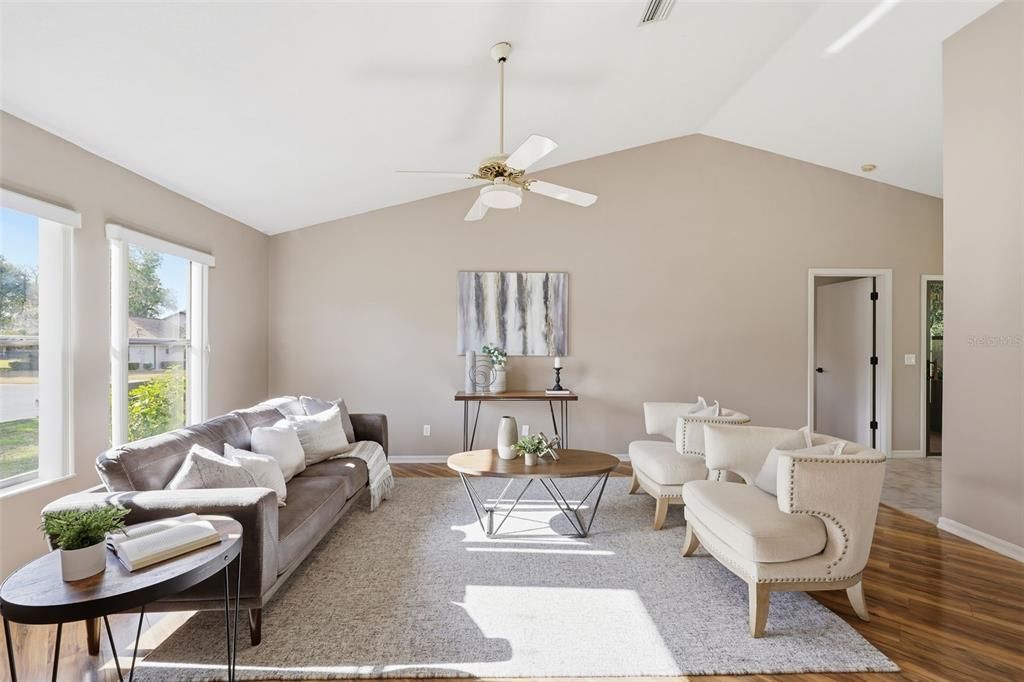 For Sale: $267,300 (3 beds, 2 baths, 1660 Square Feet)